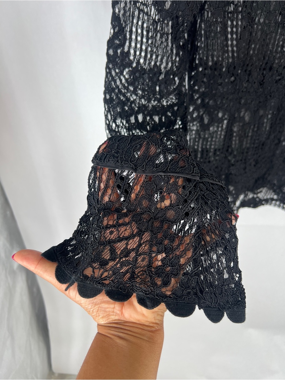 N/Nicholas Black Sheer Lace Long Bell Sleeve Blouse Top Size 4 - Picture 6 of 16